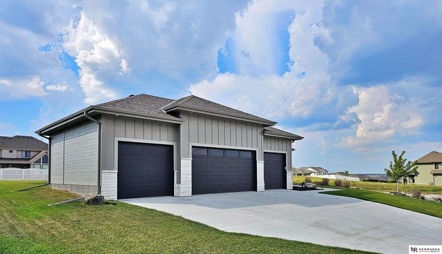 11602 South 116th Street, Papillion, NE 68046