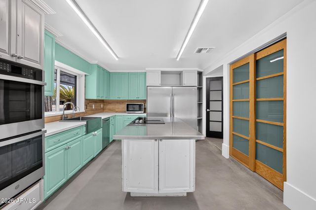 3059 E INVERNESS Avenue, Mesa, AZ 85204