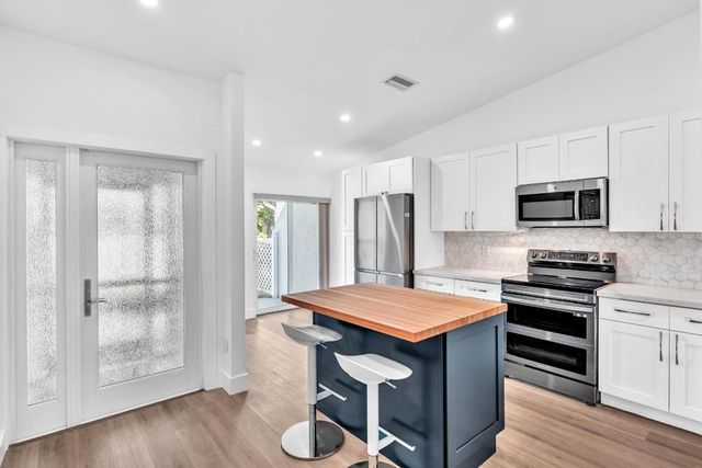 6708 Canary Palm Circle, Boca Raton, FL 33433