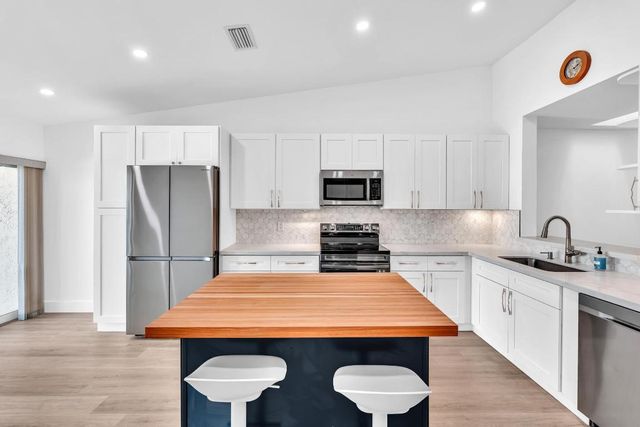 6708 Canary Palm Circle, Boca Raton, FL 33433