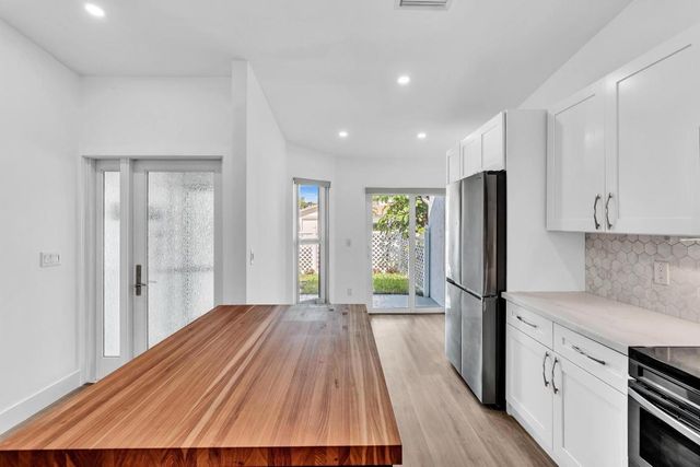 6708 Canary Palm Circle, Boca Raton, FL 33433