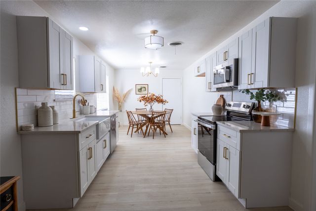 7808 Chantilly Lane, Fort Worth, TX 76134