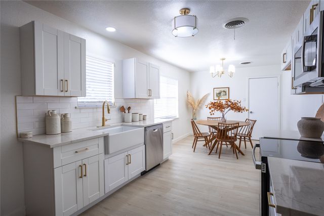 7808 Chantilly Lane, Fort Worth, TX 76134