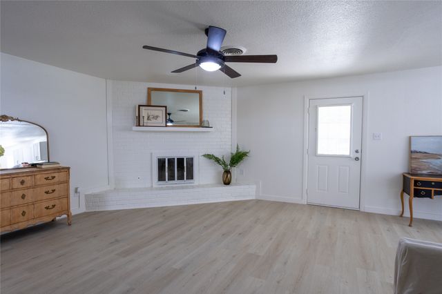 7808 Chantilly Lane, Fort Worth, TX 76134