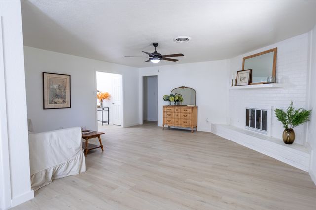 7808 Chantilly Lane, Fort Worth, TX 76134