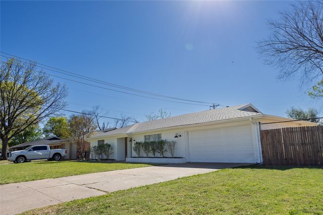 7808 Chantilly Lane, Fort Worth, TX 76134