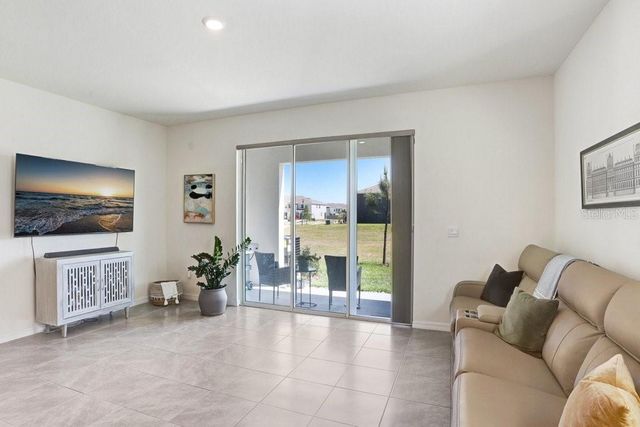 32978 TULIP PETAL LANE, Wesley Chapel, FL 33545