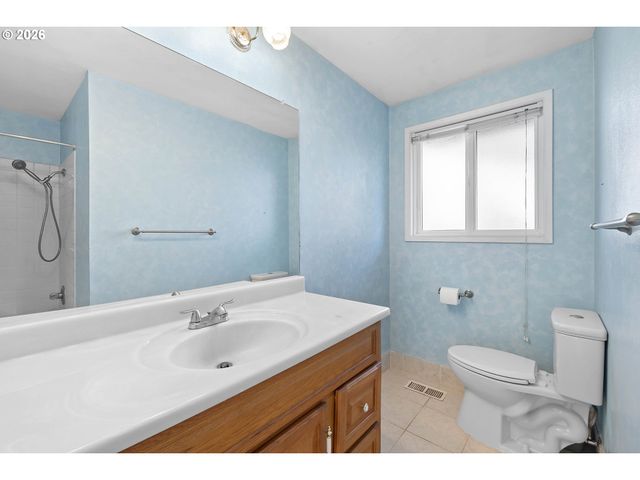 4026 Se WASHINGTON St, Milwaukie, OR 97222