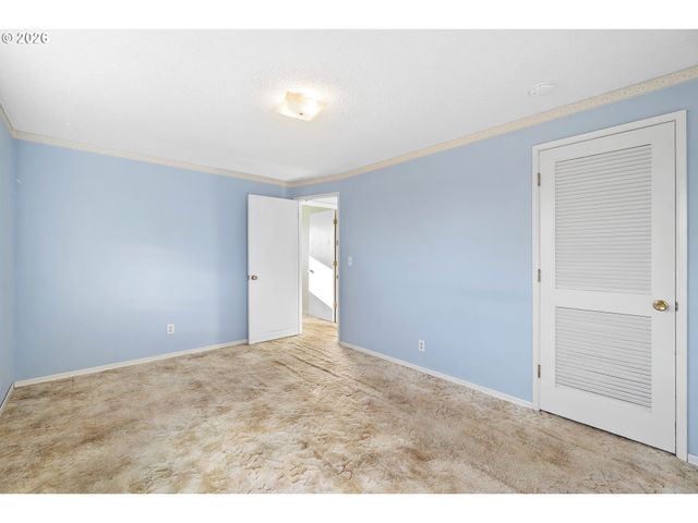 4026 Se WASHINGTON St, Milwaukie, OR 97222