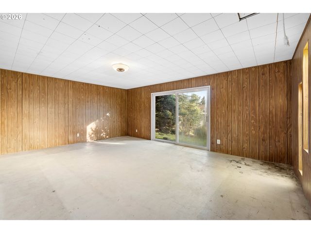 4026 Se WASHINGTON St, Milwaukie, OR 97222