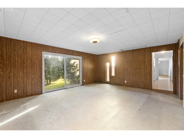 4026 Se WASHINGTON St, Milwaukie, OR 97222