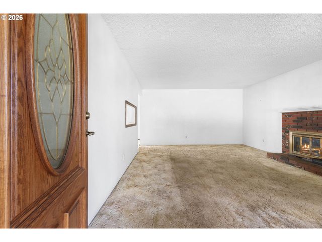 4026 Se WASHINGTON St, Milwaukie, OR 97222