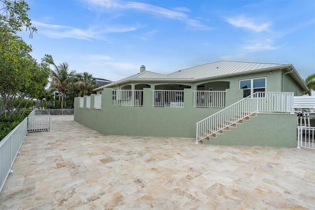 811 BIRDIE WAY, Apollo Beach, FL 33572