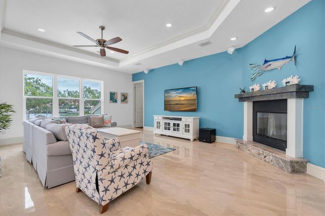 811 BIRDIE WAY, Apollo Beach, FL 33572
