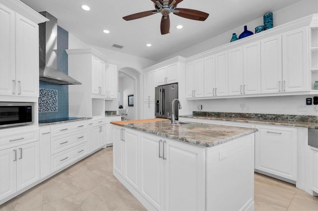 811 BIRDIE WAY, Apollo Beach, FL 33572