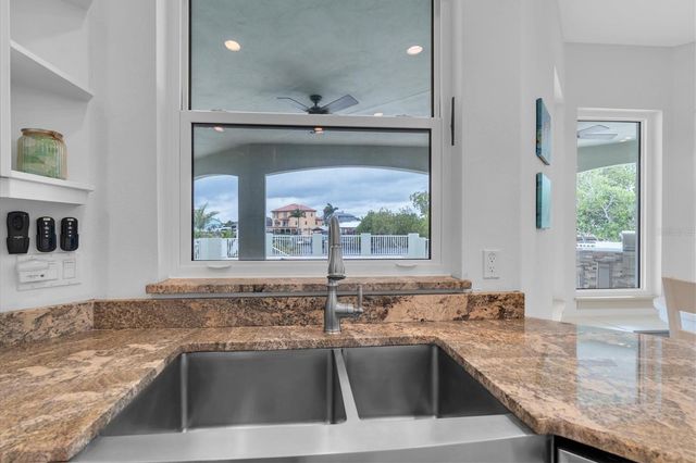 811 BIRDIE WAY, Apollo Beach, FL 33572