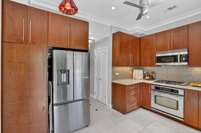 1233 E ST SE, Washington, DC 20003