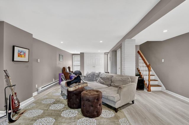 1233 E ST SE, Washington, DC 20003