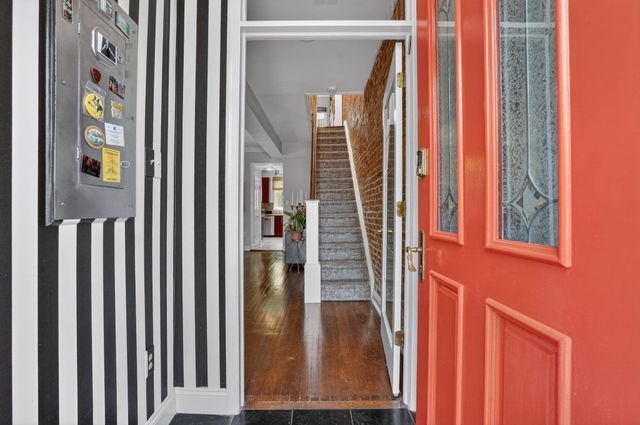 1233 E ST SE, Washington, DC 20003