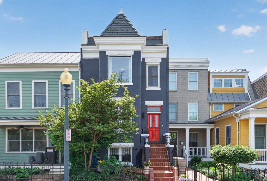 1233 E ST SE, Washington, DC 20003