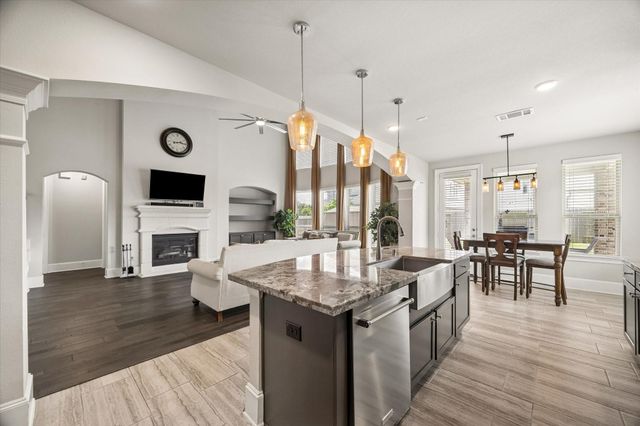1907 Sapphire Pines Lane, Rosenberg, TX 77469