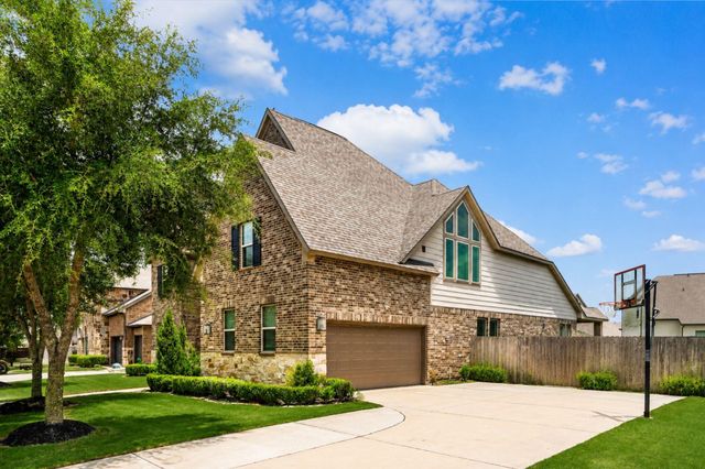 1907 Sapphire Pines Lane, Rosenberg, TX 77469