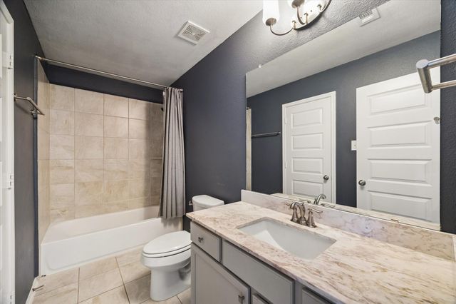1907 Sapphire Pines Lane, Rosenberg, TX 77469