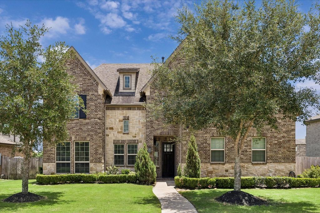 1907 Sapphire Pines Lane, Rosenberg, TX 77469