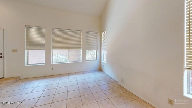 5157 E Calle Vista De Colores, Tucson, AZ 85711