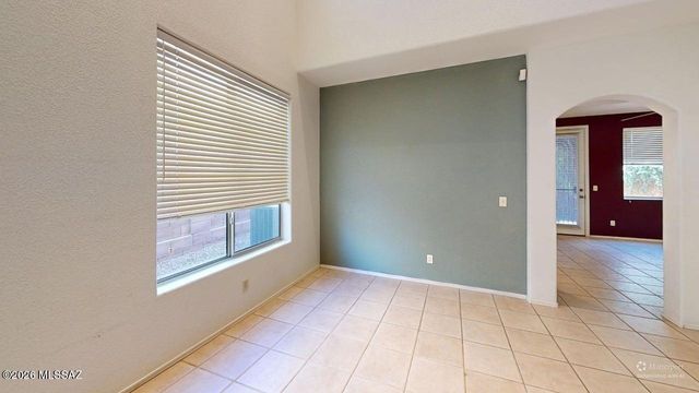 5157 E Calle Vista De Colores, Tucson, AZ 85711