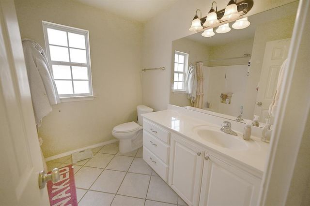 814 S Rock Hollow Court, Stillwater, OK 74074