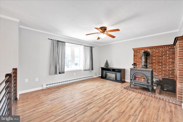 1093 RETTEW MILL RD, Ephrata, PA 17522