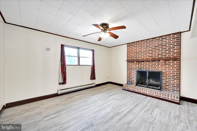 1093 RETTEW MILL RD, Ephrata, PA 17522