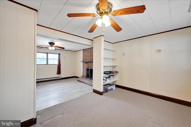 1093 RETTEW MILL RD, Ephrata, PA 17522