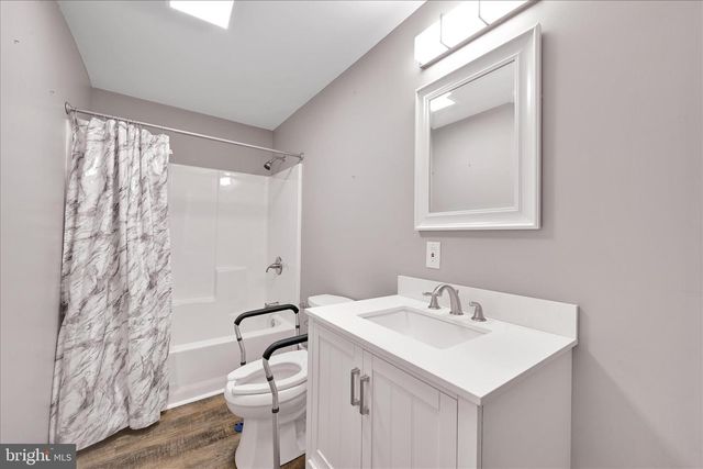 1093 RETTEW MILL RD, Ephrata, PA 17522