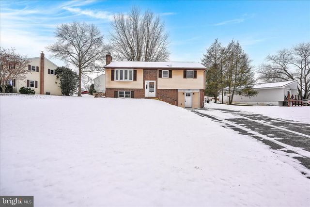 1093 RETTEW MILL RD, Ephrata, PA 17522