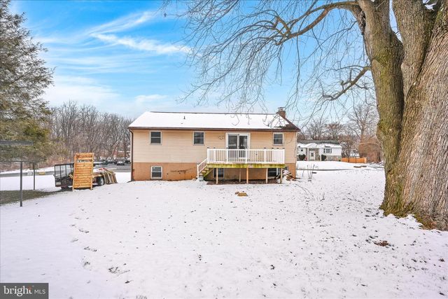 1093 RETTEW MILL RD, Ephrata, PA 17522