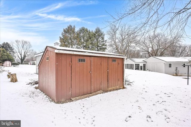 1093 RETTEW MILL RD, Ephrata, PA 17522