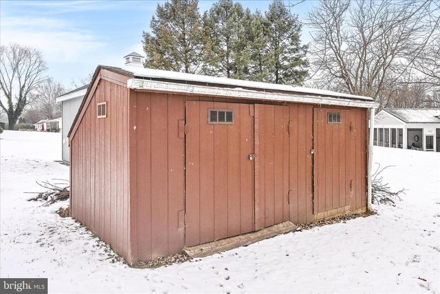 1093 RETTEW MILL RD, Ephrata, PA 17522