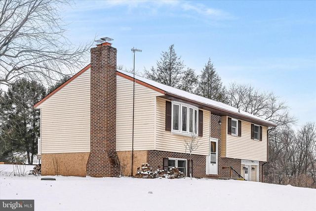 1093 RETTEW MILL RD, Ephrata, PA 17522