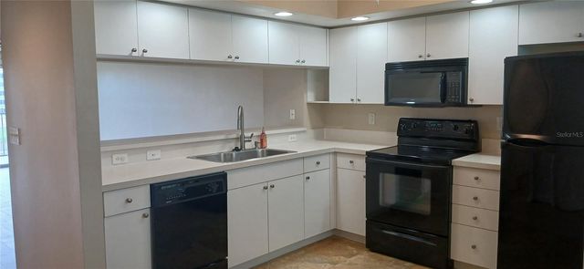 1200 COUNTRY CLUB DRIVE 3302, Largo, FL 33771