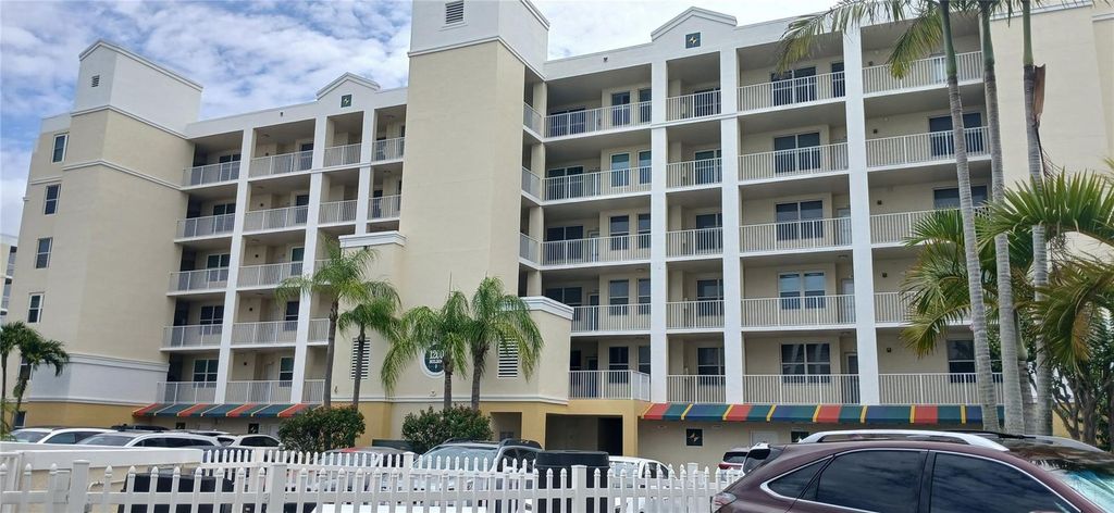 1200 COUNTRY CLUB DRIVE 3302, Largo, FL 33771