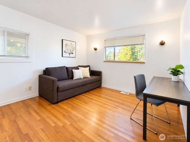 851 SW 116th Street, Seattle, WA 98146