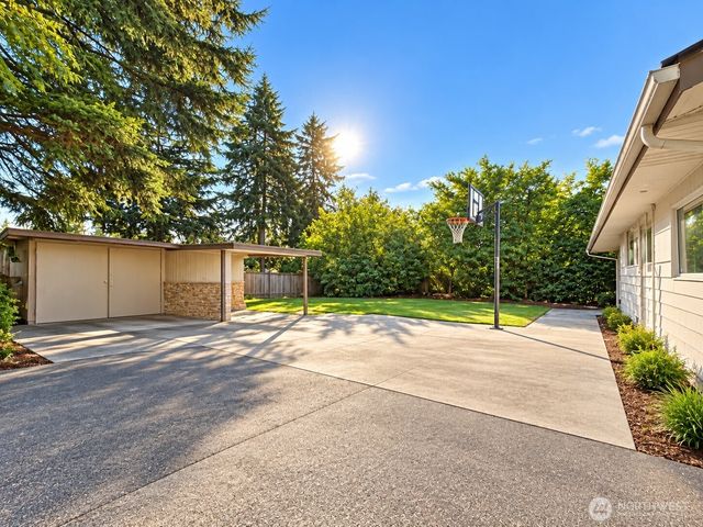 851 SW 116th Street, Seattle, WA 98146