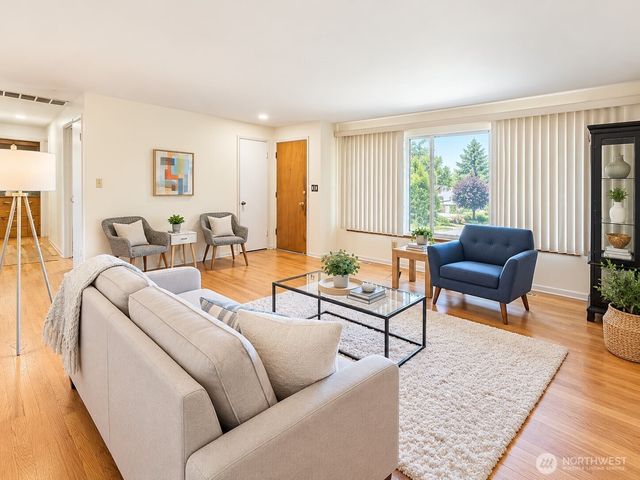 851 SW 116th Street, Seattle, WA 98146