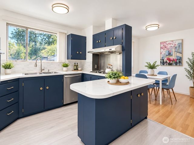 851 SW 116th Street, Seattle, WA 98146