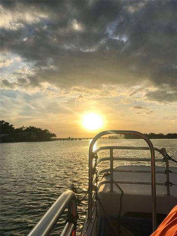207 CHURCH AVENUE, Bradenton Beach, FL 34217