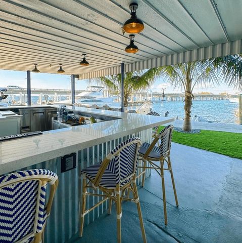 207 CHURCH AVENUE, Bradenton Beach, FL 34217