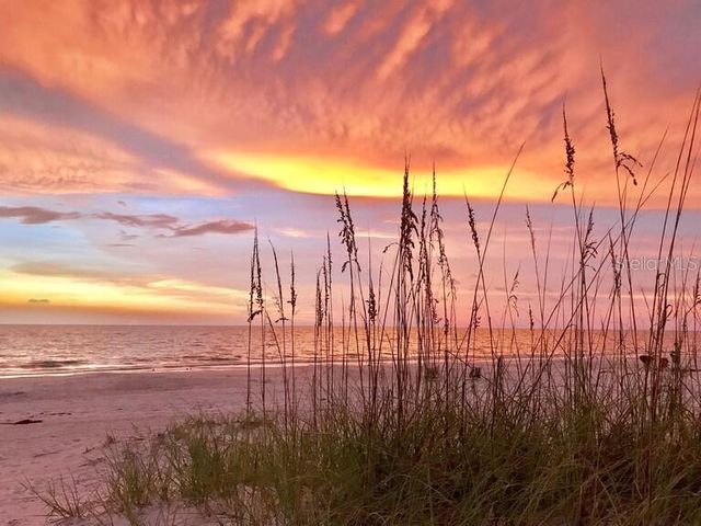 207 CHURCH AVENUE, Bradenton Beach, FL 34217