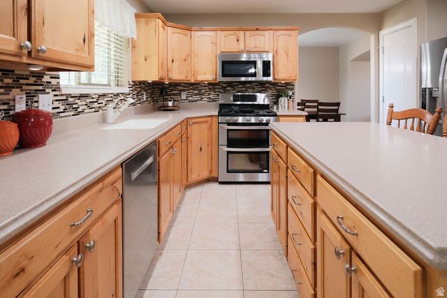 5483 S 3275 W, Roy, UT 84067